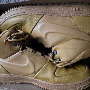 Nike Men's Tan Sneaker Boots